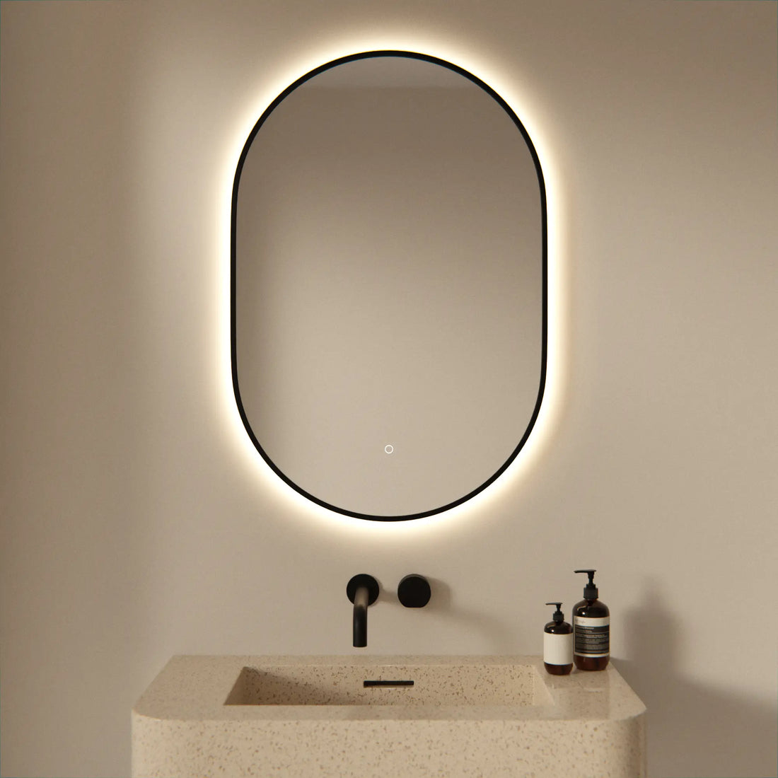 Badeværelsesspejl – 90x60cm – Ovalt – Sort Ramme